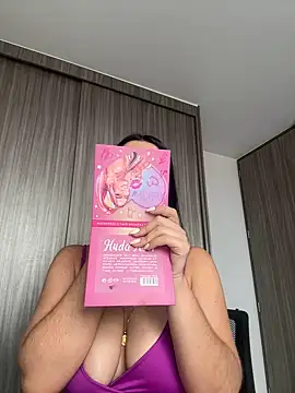 Libia James online show from 02.22.25