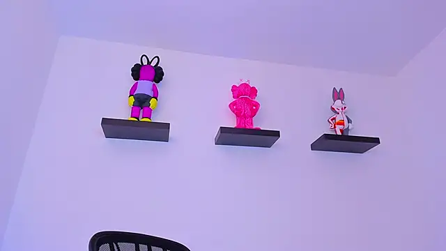 Gangster Girl online show from 03.10.25