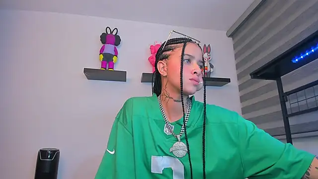 Gangster Girl online show from 12.19.25