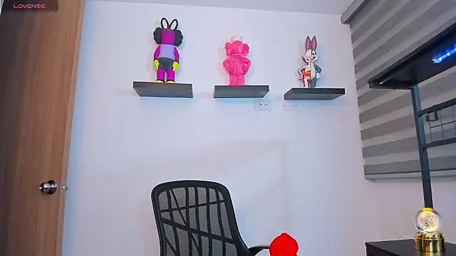 Gangster Girl online show from 02.10.26