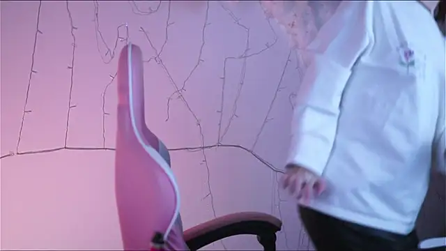 Lana  May online show from 02.12.25