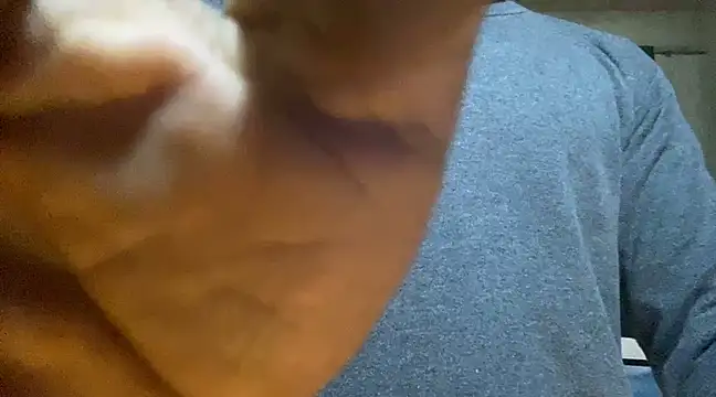 Snapshot of GaaTto chatting on 02.26.25 GaaTto online show from 02.26.25