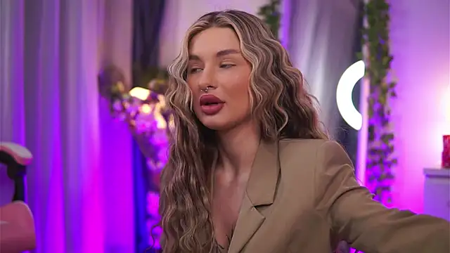 AvaShayy online show from 02.10.25