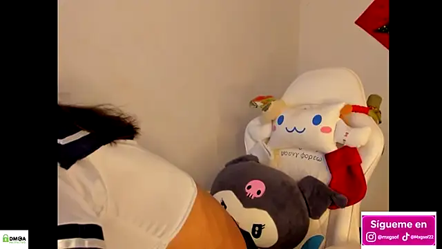 meganthompsonn22 online show from 11.28.25