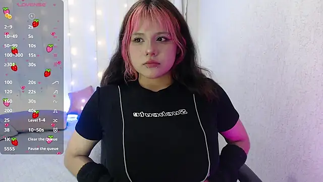 Snapshot of mixie_cute chatting on 12.19.24 mixie cute online show from 12.19.24