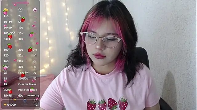 Snapshot of mixie_cute chatting on 01.26.25 mixie cute online show from 01.26.25