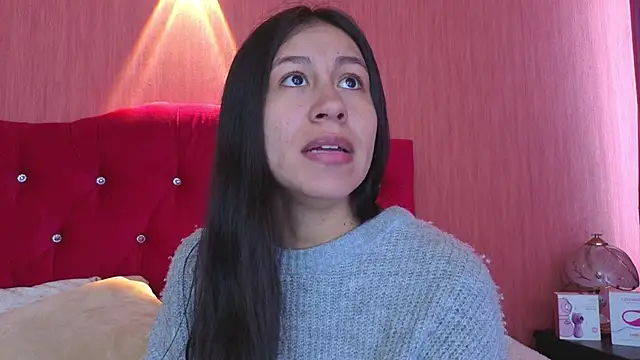 Snapshot of EmiGomez_ chatting on 09.26.25 EmiGomez online show from 09.26.25