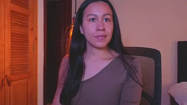 EmiGomez  online show from 07.11.26