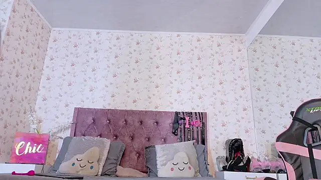 AvrillThomas online show from 09.27.25