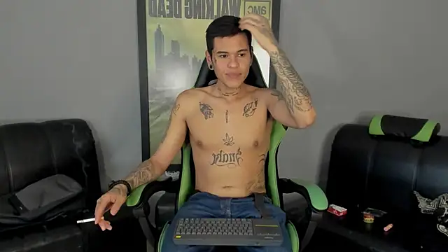 Snapshot of jamesinked_ chatting on 02.07.25 jamesinked  online show from 02.07.25