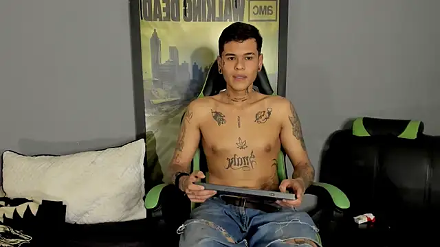 Snapshot of jamesinked_ chatting on 03.21.25 jamesinked  online show from 03.21.25