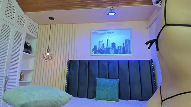 viiolett lee online show from 03.07.26