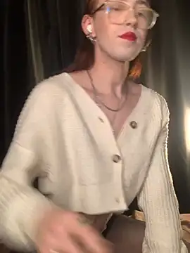 Avril Pearly  online show from 02.18.25