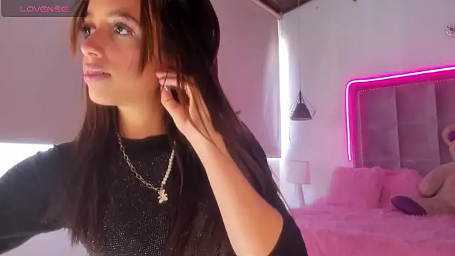 Snapshot of Melody_Ds chatting on 01.22.25 Melody Ds online show from 01.22.25