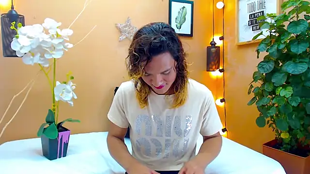 aslyhernandez 7 online show from 10.14.25