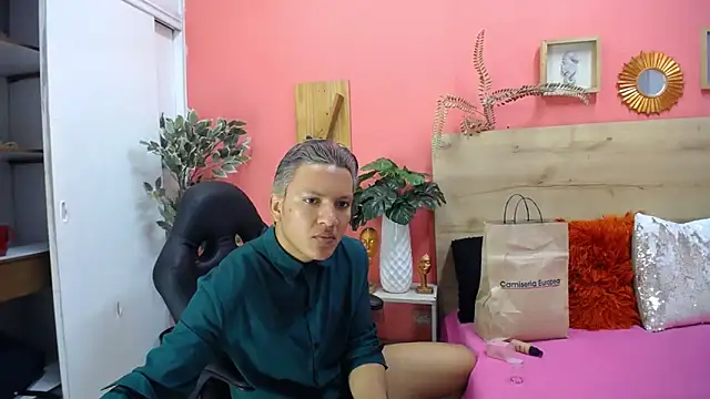 Snapshot of aslyhernandez_7 chatting on 03.28.26 aslyhernandez 7 online show from 03.28.26