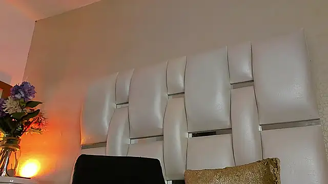 Snapshot of vayoleen chatting on 03.20.25 vayoleen online show from 03.20.25