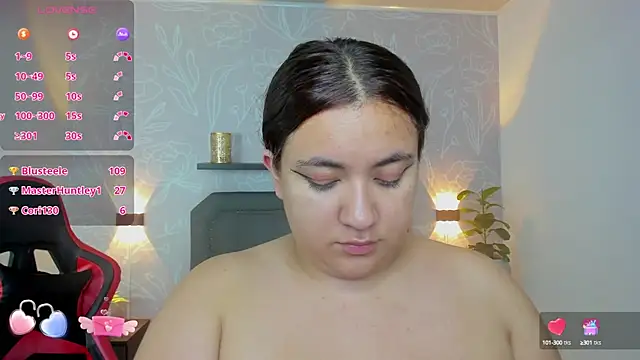 Snapshot of nadine_russo chatting on 01.25.25 nadine russo online show from 01.25.25