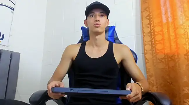 Snapshot of jake_shadow14 chatting on 02.20.25 jake shadow14 online show from 02.20.25