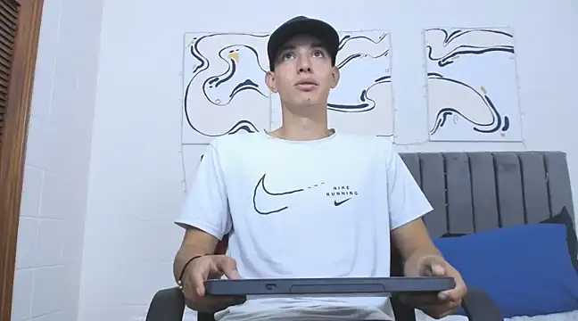 Snapshot of jake_shadow14 chatting on 03.20.25 jake shadow14 online show from 03.20.25