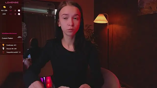 Snapshot of LilithStrangfor chatting on 09.12.25 LilithStrangfor online show from 09.12.25