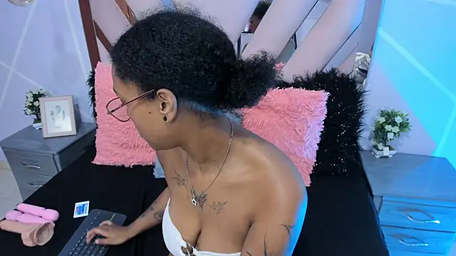 Elith noa online show from 02.06.25