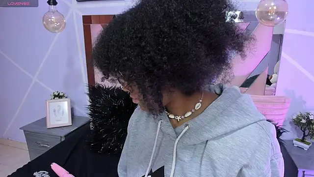 Elith noa online show from 02.27.25