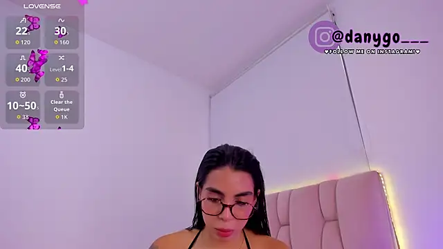 Snapshot of ZarianaEvanz chatting on 10.23.25 ZarianaEvanz online show from 10.23.25