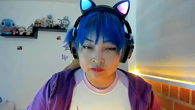 Shaddycute  online show from 11.04.25