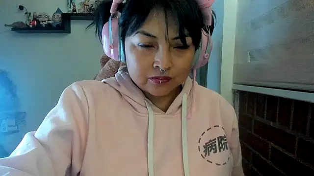 Shaddycute  online show from 04.25.26