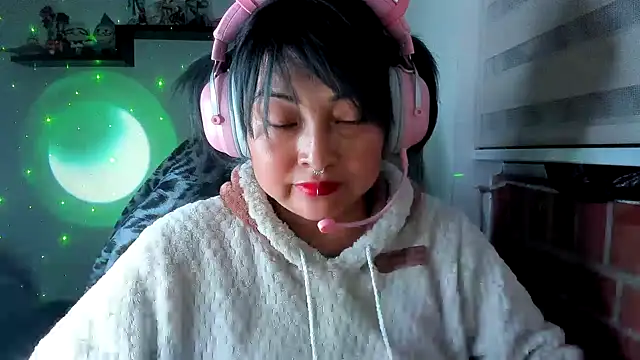 Shaddycute  online show from 05.18.26
