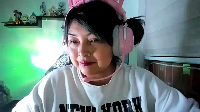 Shaddycute  online show from 05.20.26