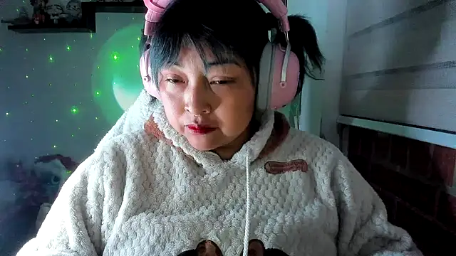 Shaddycute  online show from 06.11.26