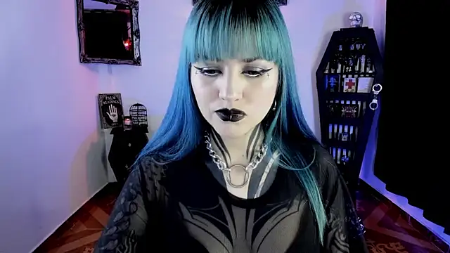 Snapshot of DimmuandDarkness chatting on 11.20.25 DimmuandDarkness online show from 11.20.25