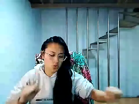 Snapshot of Jessie_Desire chatting on 02.10.25 Jessie Desire online show from 02.10.25