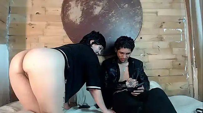 Snapshot of Sebas_And_Mila chatting on 01.14.25 Sebas And Mila online show from 01.14.25
