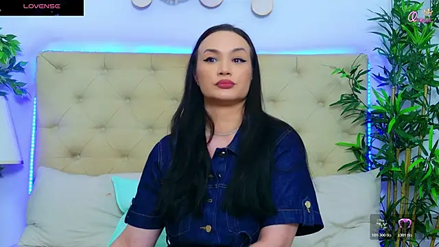 Snapshot of DaliyaArabian chatting on 05.27.26 DaliyaArabian online show from 05.27.26