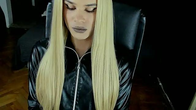 Snapshot of EvelynLexy chatting on 09.30.25 EvelynLexy online show from 09.30.25