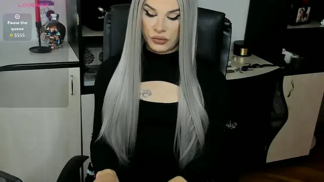 Snapshot of EvelynLexy chatting on 05.18.26 EvelynLexy online show from 05.18.26