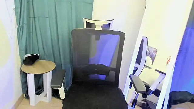 Snapshot of Hanna_Way chatting on 03.09.25 Hanna Way online show from 03.09.25