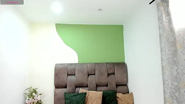 Snapshot of _nina_sweet chatting on 11.23.25 nina sweet online show from 11.23.25