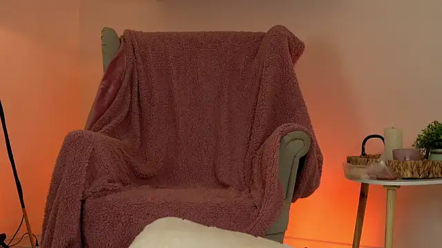 KairaAndrews online show from 06.08.26