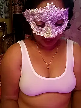 Snapshot of ella_mariya chatting on 12.19.24 ella mariya online show from 12.19.24