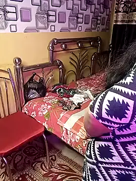 Snapshot of ella_mariya chatting on 01.04.25 ella mariya online show from 01.04.25