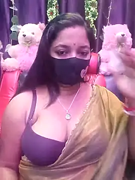 Snapshot of ella_mariya chatting on 10.12.25 ella mariya online show from 10.12.25