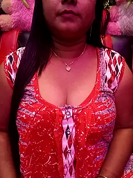 Snapshot of ella_mariya chatting on 10.24.25 ella mariya online show from 10.24.25