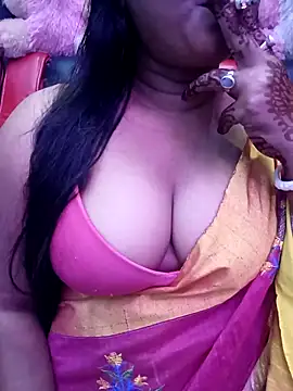 Snapshot of ella_mariya chatting on 10.25.25 ella mariya online show from 10.25.25