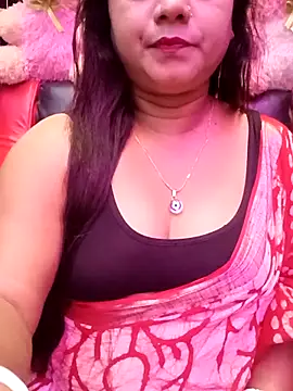 Snapshot of ella_mariya chatting on 11.06.25 ella mariya online show from 11.06.25