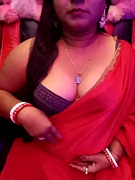 Snapshot of ella_mariya chatting on 11.14.25 ella mariya online show from 11.14.25