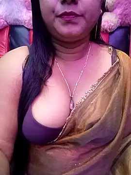 Snapshot of ella_mariya chatting on 11.23.25 ella mariya online show from 11.23.25